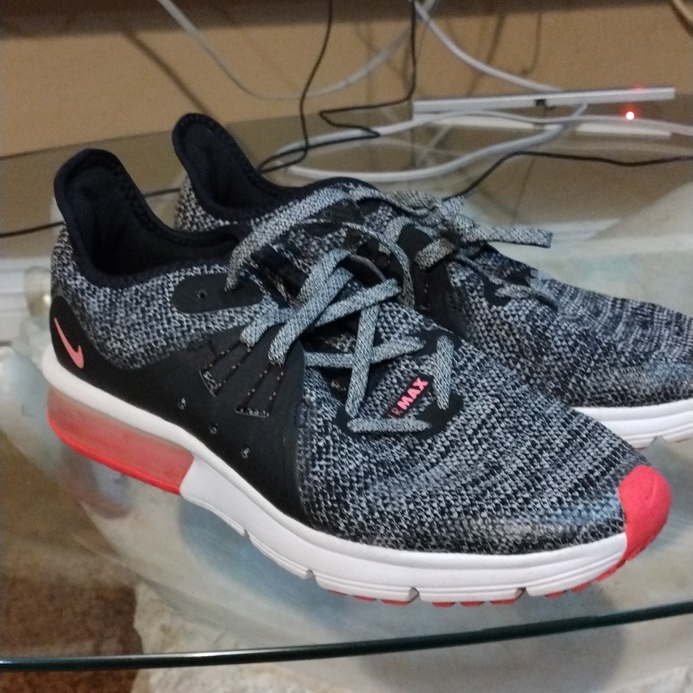 Nike Air Max Black Pink Athletic Sneakers